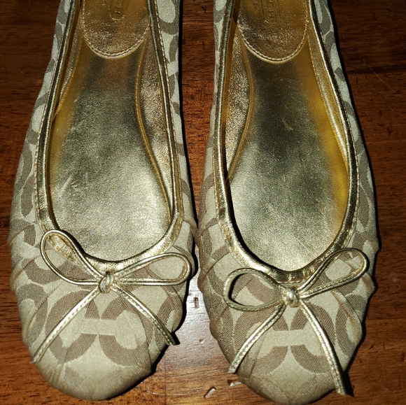 EUC Coach tan/gold monogram flats - Picture 1 of 5